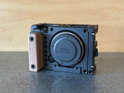 Sigma fp 24.6mp Mirrorless Digital Camera Body Leica L-Mount with XCLS Cage