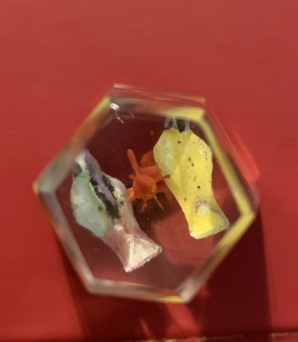 VTG SULPHIDE Chinese glass PAPERWEIGHT 2” Tall 2 Birds /Fish Silver Yellow - Picture 6 of 6
