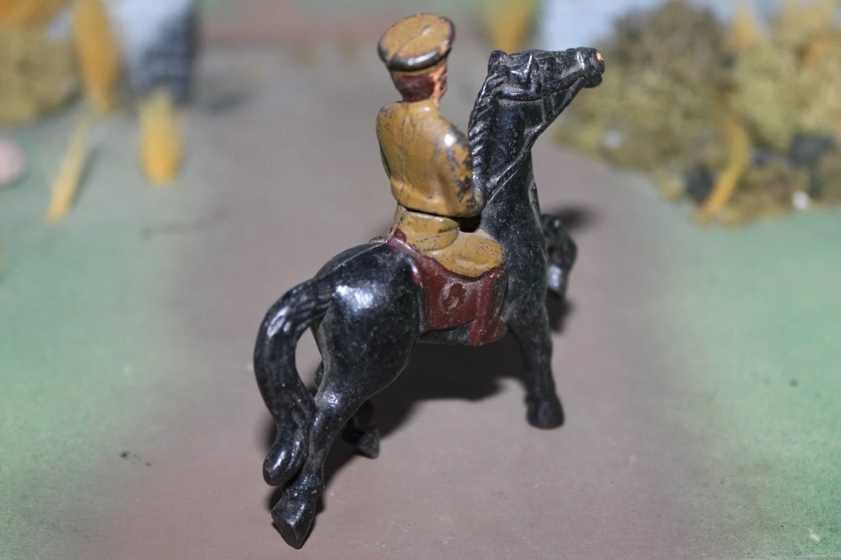 GREY IRON CAST TOY SOLDIER OFFICER ON HORSE FIGURE -1930