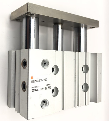 SMC MGPM40TF-25Z Kompaktführungszylinder, doppeltwirkend, Bohrung 40 mm, Hub 25 mm