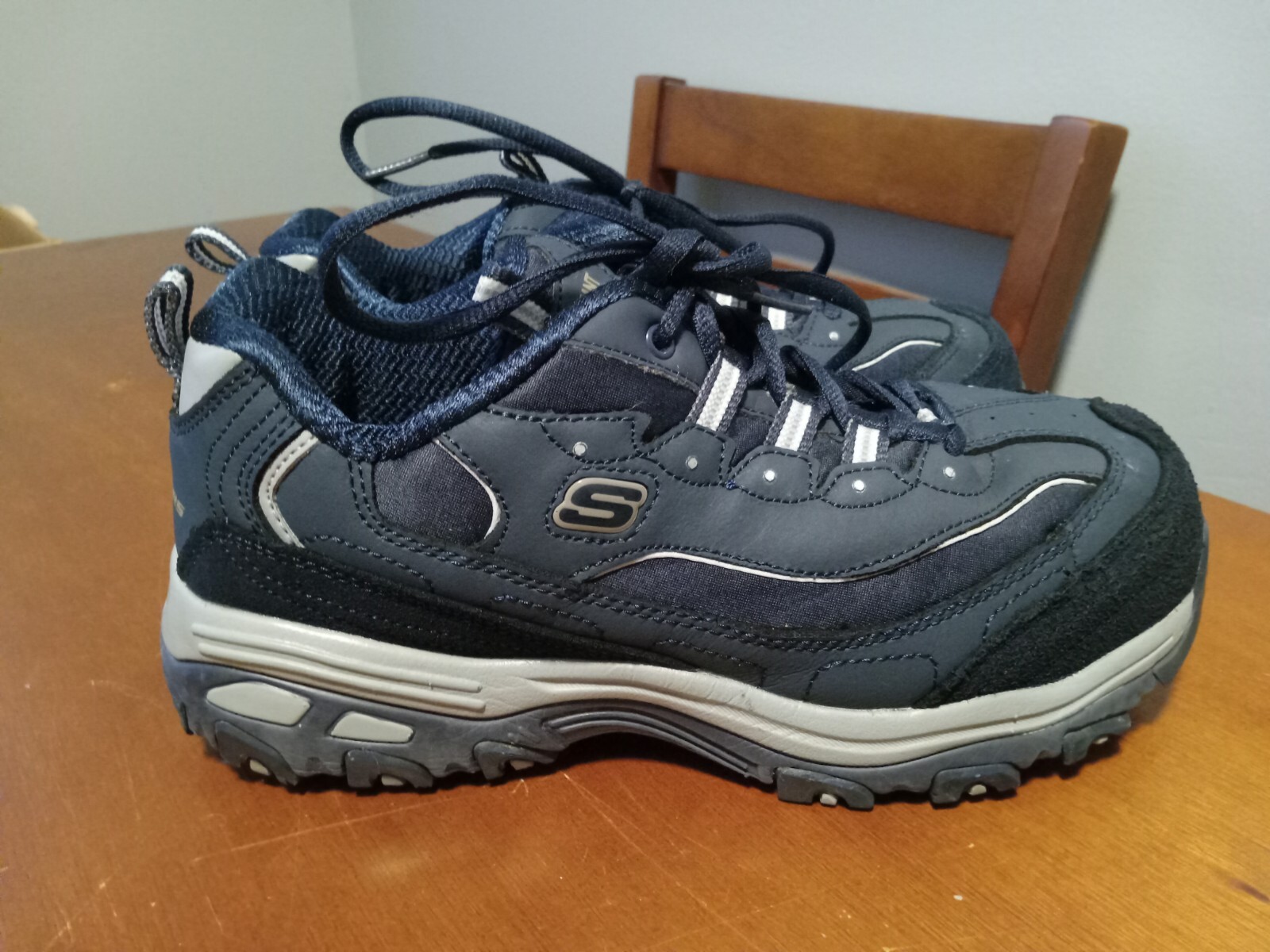 Skechers Women's D'Lites Pooler SR Alloy-Toe Slip Resistant Work Shoes Size 7