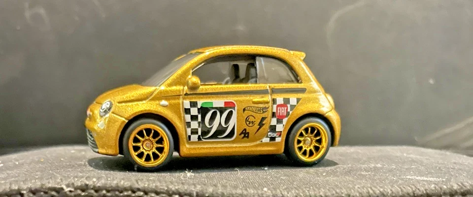 Rueda y neumático Hot Wheels Fiat 500e PERSONALIZADOS pilotos reales Foto 4 de 4