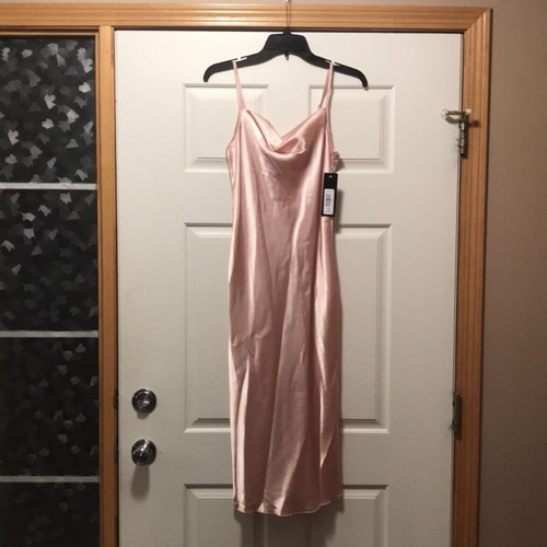 Abito midi nuovo con etichette bebe L/XL raso rosa rosa collo cappuccio bellissimo sexy elegante - Foto 11 di 12
