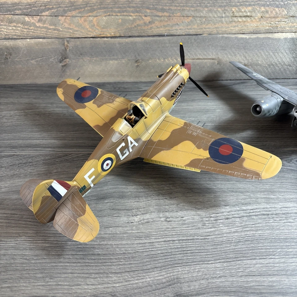 21st Century Toys German Me-262A & P-40B Warhawk 1/32 airplanes Used Please Read - Image 4 of 4