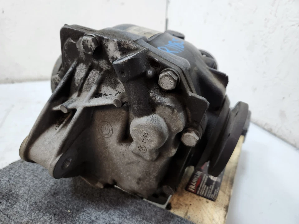✅1-06 OEM BMW E46 330i 330Ci Rear Differential Axle Gearbox Carrier SMG 3.07 64k - Image 4 of 4