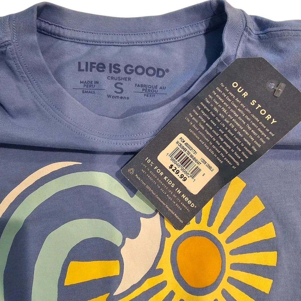 a NWT-Life Is Good Blue Heart Ocean Graphic Short Sleeve Tee T-shirt