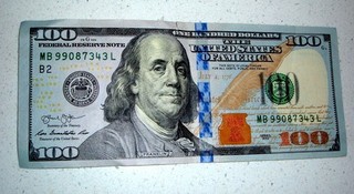 ONE HUNDRED U.S. DOLLAR NOTE LEFT OVER HOLIDAY MONEY NUMBER MB99087343L
