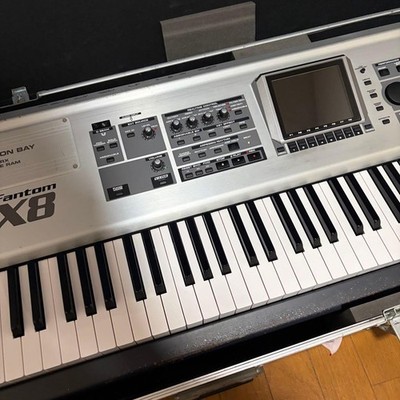 Roland FANTOM X8 88-Key Synthesizer Keyboard with Hard Case with