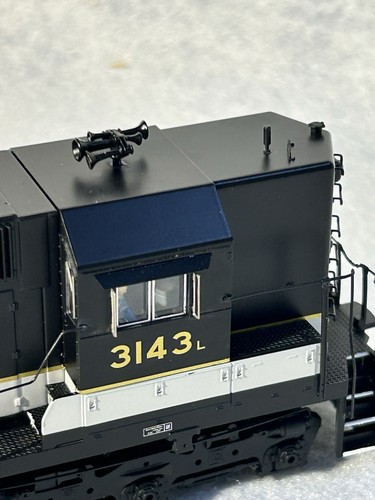 Beautiful BLI Southern RR SD-45 Hi Nose HO DCC/Sound Paragon 4 - Picture 4 of 13