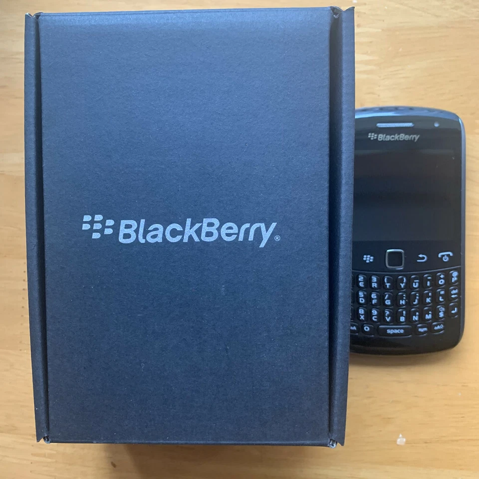BlackBerry Curve 9360 GSM 3G Qwerty Black Unlocked Smartphone- New Sealed - Image 3 of 4