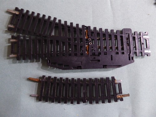 Lima Track Bundle - Straights -3020, Curves 3030 & 3031, Turnout & Diamond - Picture 4 of 24
