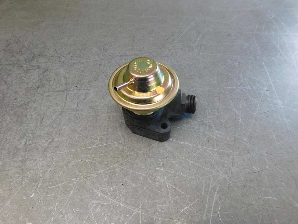 R107 560SL 86-89 COLECTOR DE ESCAPE VÁLVULA EGR 0011409860 / 0001408360 - NUEVO Foto 2 de 4