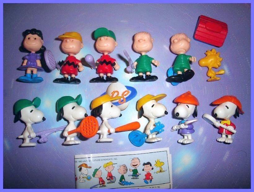 THE PEANUTS SNOOPY 1992 KINDER SURPRISE FIGURINES SET - FIGURINES