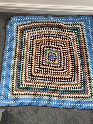Gehäkelte handgestrickte Decke Überwurf Mehrfarbig Vintage Lebendig 35'' x 33''