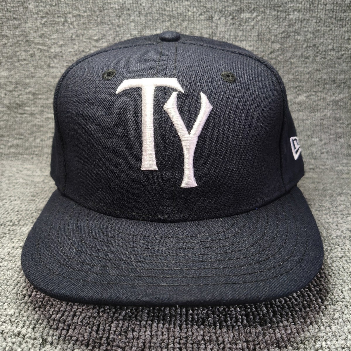 New Era Tampa Yankees 59FIFTY Fitted Navy Blue Cap Size 7 MiLB