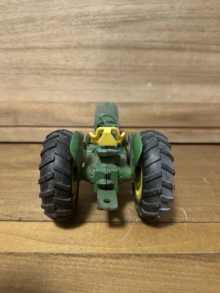Vintage ERTL 1/16 Scale Die Cast 584 John Deere Tractor - Image 4 of 4