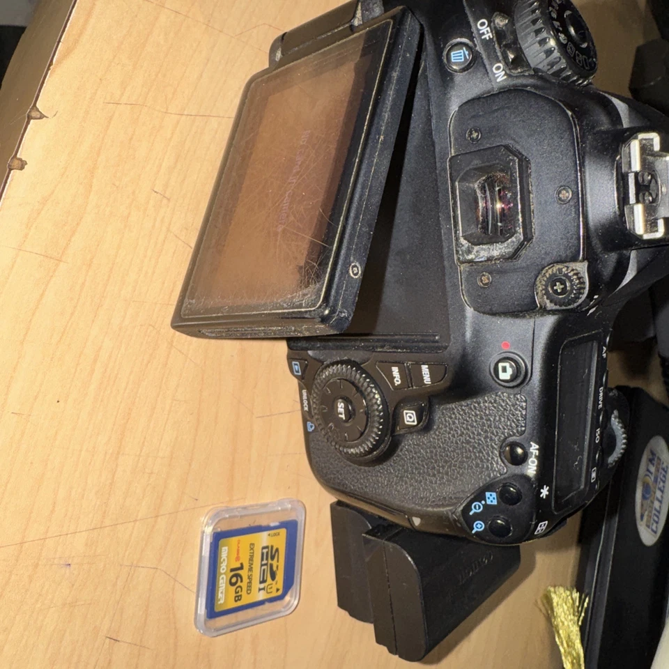 Canon EOS 60D 18.0MP Digital SLR Camera - Black (Kit w/ EF-S IS 18-135mm) - Image 3 of 4