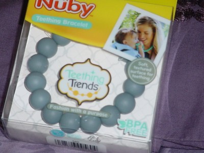 nuby teething necklace for mom
