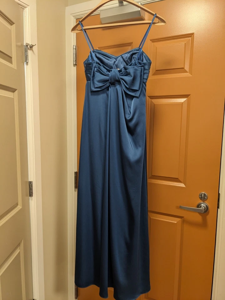 BCBG Maxazria 紧身胸衣蝴蝶结全长连衣裙 - 2 码 — 第 3/4 张图片