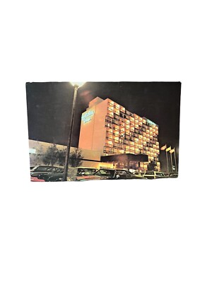 Holiday Inn Toronto-Yorkdale 3450 Dufferin St. Ontario Night View UP Postcard