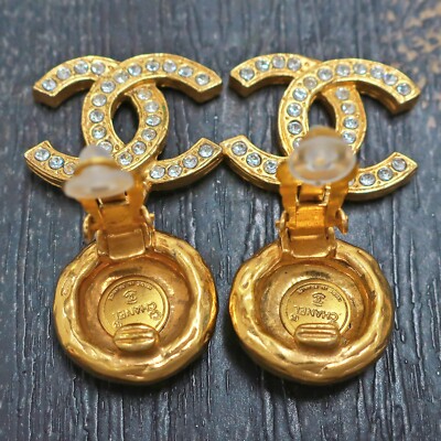 CHANEL Gold Plated CC Logos Rhinestone Swing Vintage Clip  display picture 1