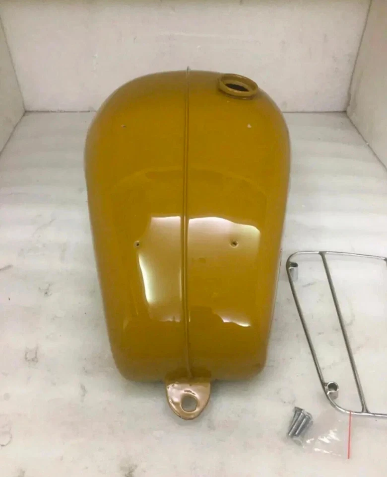 Tanque pintado dorado y blanco apto para Triumph T120 Bonneville de 3,5 galones Foto 3 de 4