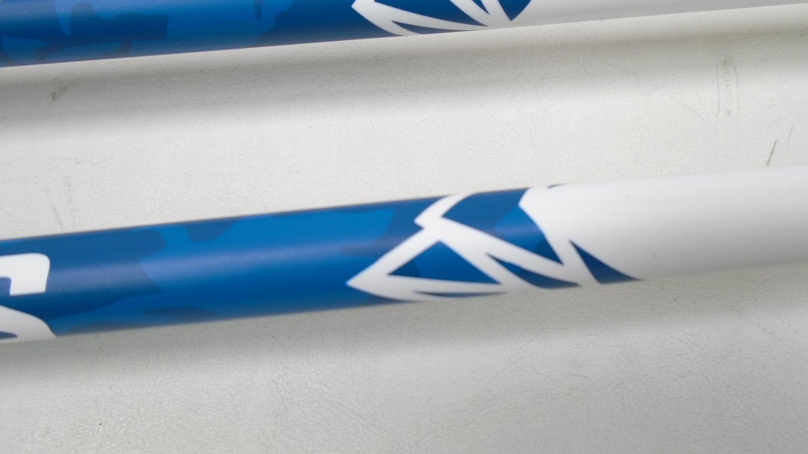 SALOMON BRIGADE JR 36" ALLUMINIO 90CM PALI DA SCI BLU BIANCO