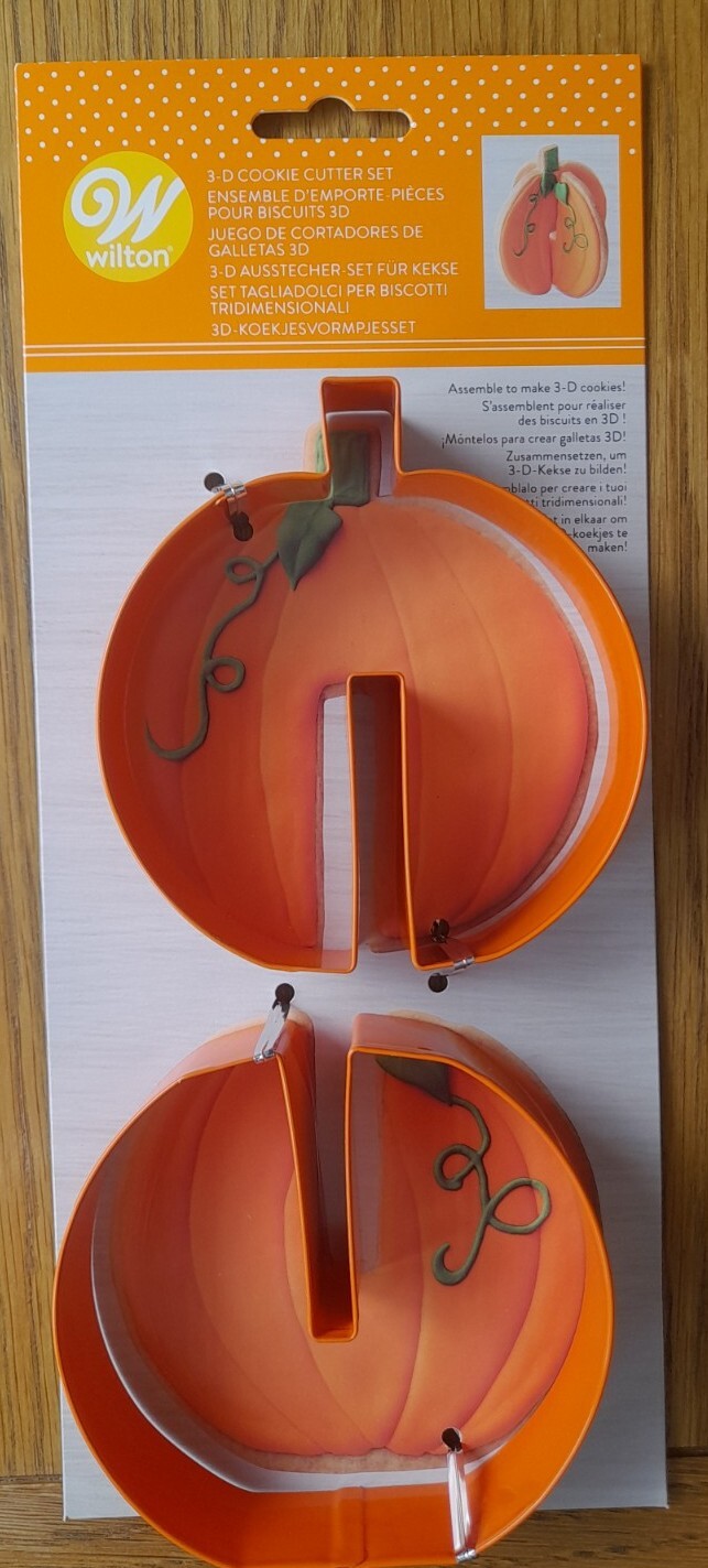 3D Pumpkin Stand Up Cookie Biscuit Cutter Set of 2 Halloween Thanksgiving