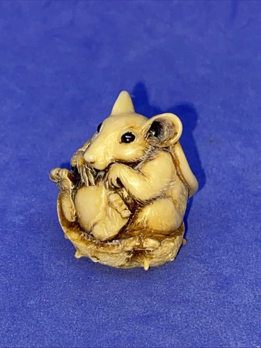 Harmony Kingdom Neil Eyre LE. #3 of 50 Brown Mouse on Conker Nut Shell (C) - Picture 8 of 11