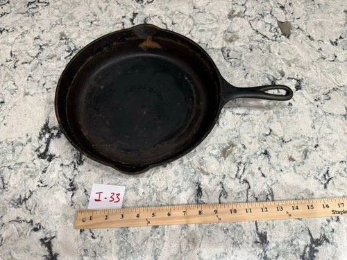Vintage Unmarked Wagner #3 Hammered Cast Iron Skillet  -Smooth Bottom 11 Inch