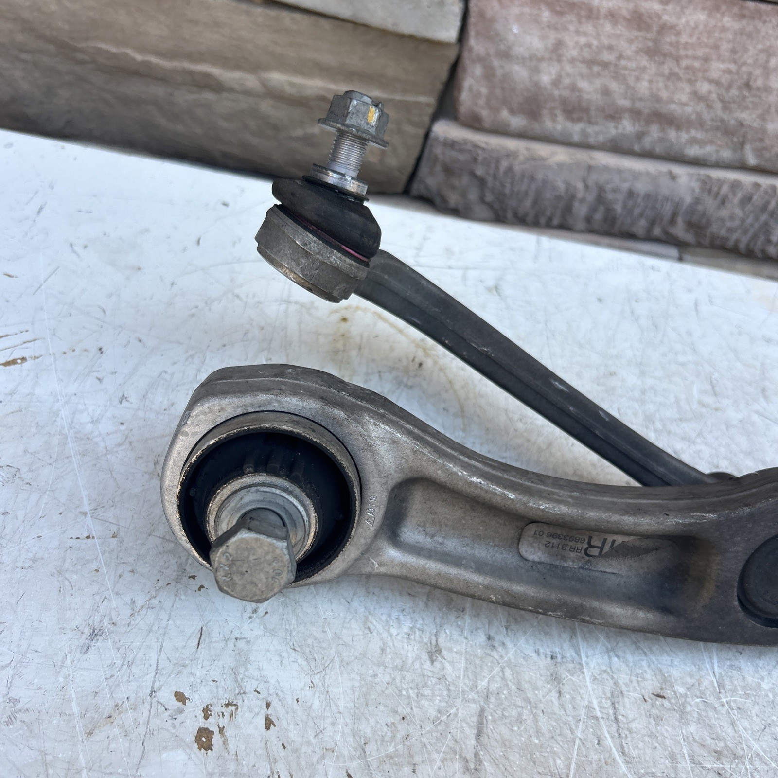 Rolls Royce Cullinan right lower control arm wishbone Oem