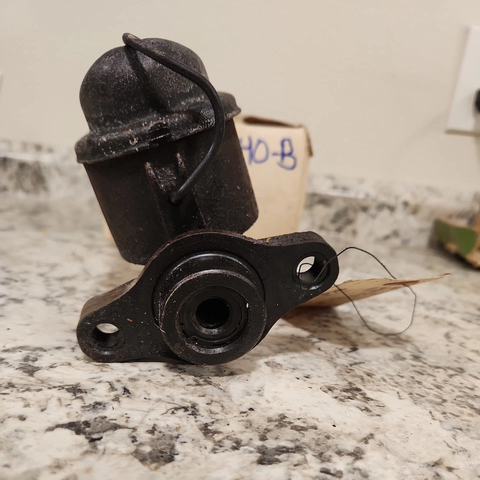 Nuevo de Lote Antiguo Cilindro Maestro de Freno con Depósito Mercury Montego 1968-1971 Ford Fairlane Foto 4 de 4