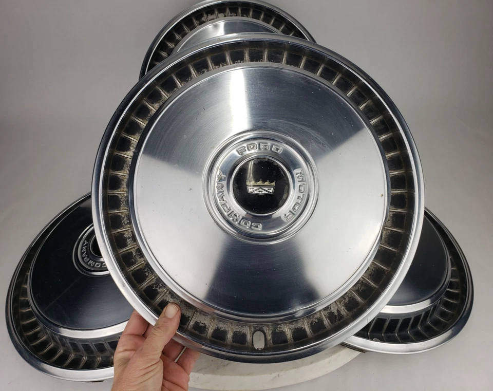 4x Cubiertas de tapacubos de acero inoxidable F-100 para camioneta Ford F100 1971-1977 OEM 15" Foto 3 de 4