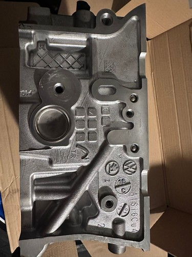 Zylinder Kopf 12V VW Polo Seat Skoda Bj.2014 04C103404K