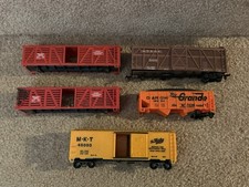 Lot of HO Scale Freight Car Shells/ Parts Live Stock , Hopper Etc
