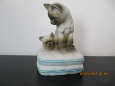 Seymour Mann Vintage 1980's Bisque Porcelain Siamese Cats Kitten Music Box Japan