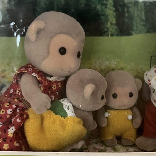 Sylvanian Families Monkey Family Baby Calico Critters Collectibles Miniatures - Picture 18 of 24