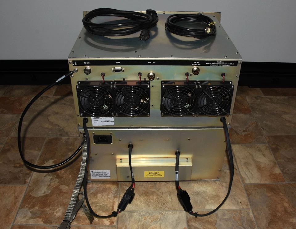 Amplificador de potência CODAN 3062 1kW + fonte de alimentação - incapaz de testar - Imagem 4 de 4