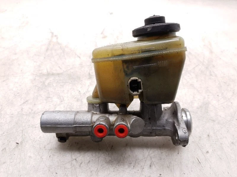 96-00 TOYOTA 4RUNNER 3.4L 6CYL MONTAJE CILINDRO MAESTRO FRENO  Foto 2 de 4