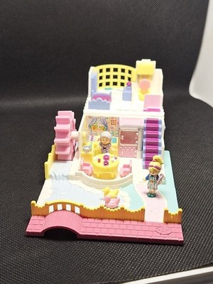 Polly Pocket Mini Dollhouse Playset w/ House & Doll, 1 in, 1995 (2 pcs)