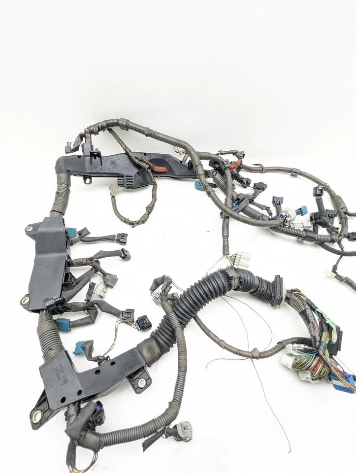 01 02 03 04 05 06 LEXUS LS430 ARNÉS DE CABLES SALA DE MÁQUINAS PRINCIPAL Foto 3 de 4