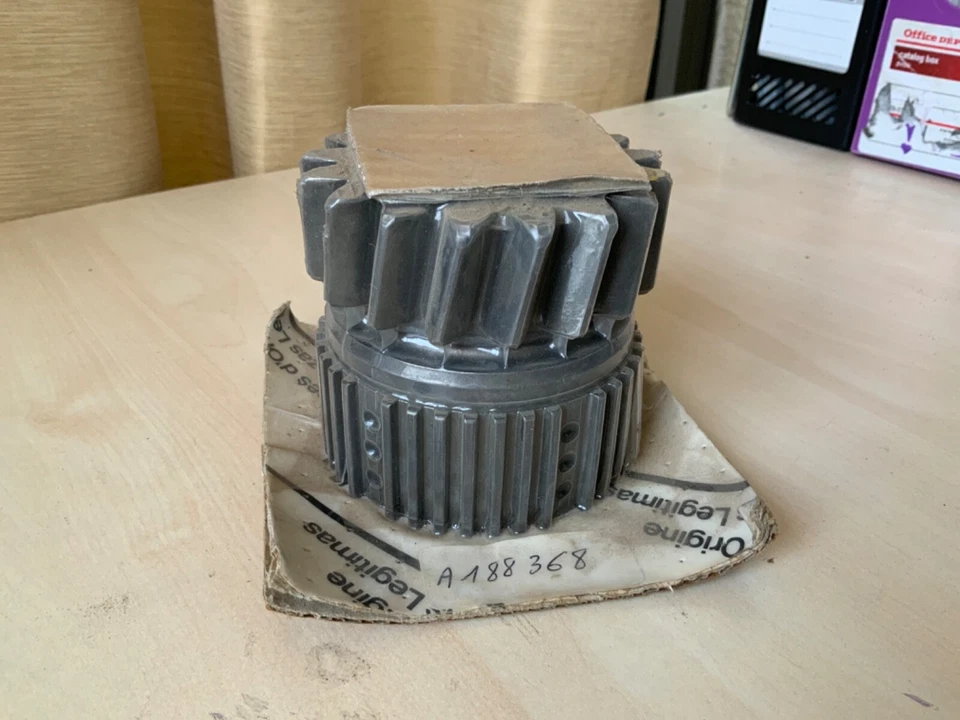 NOS tractor parts A188368 1995220C1 SPROCKET ASSY. fit Case IH 580SK, 590 - Image 2 of 2