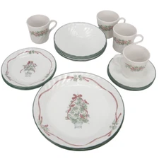 Corelle Callaway Holiday Christmas 20 Piece Service For 4 Place Settings EUC