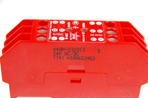 Allen Bradley 440N-S32013 Safety Realy Module - Picture 7 of 7