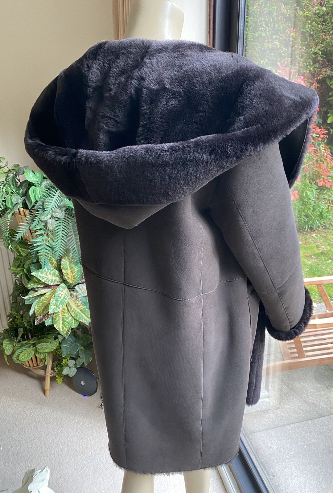 VENTCOUVERT PARIS Lambskin COAT Hood BNWT Dark Brown Quality RRP £1900 image 3