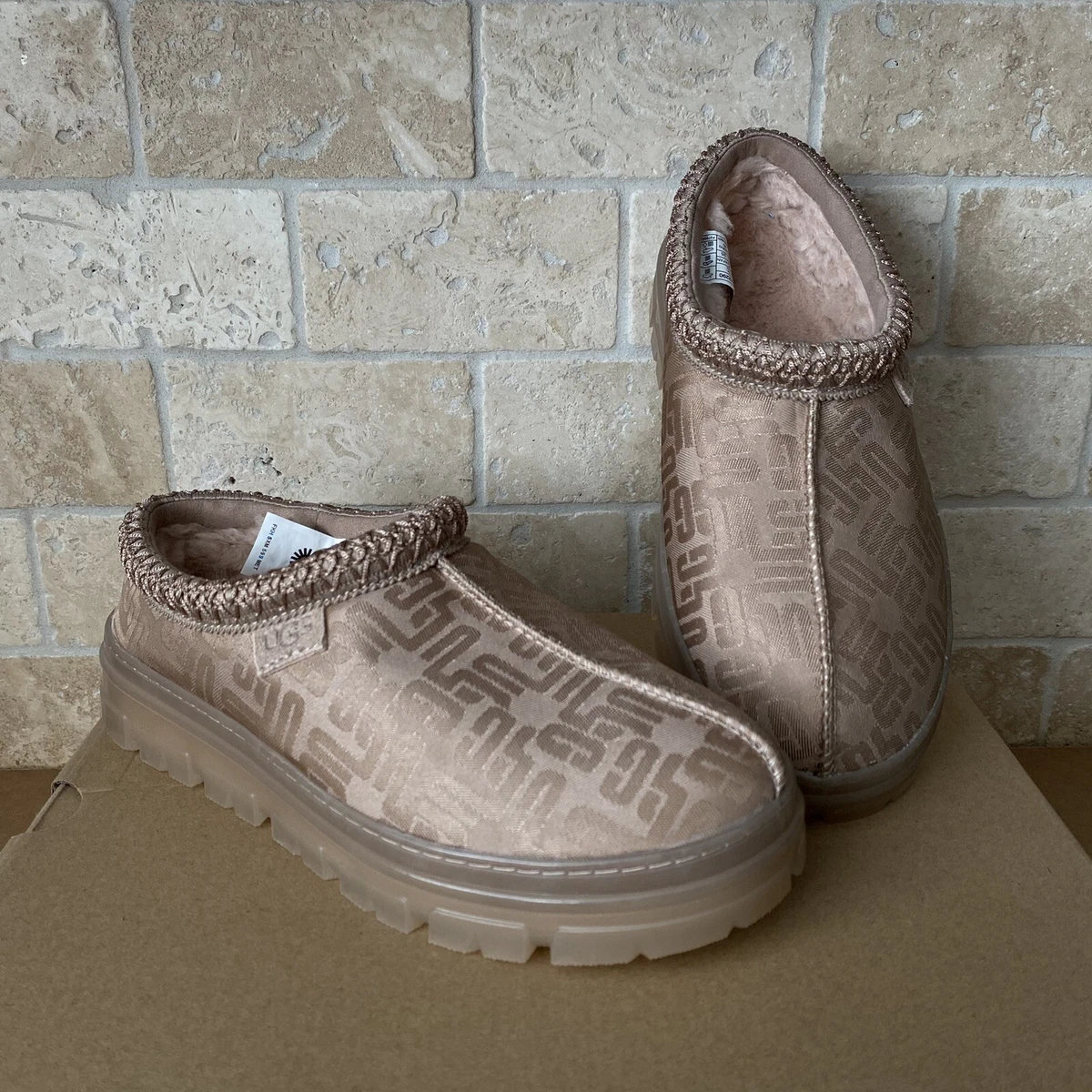 Ugg slippers online women tan