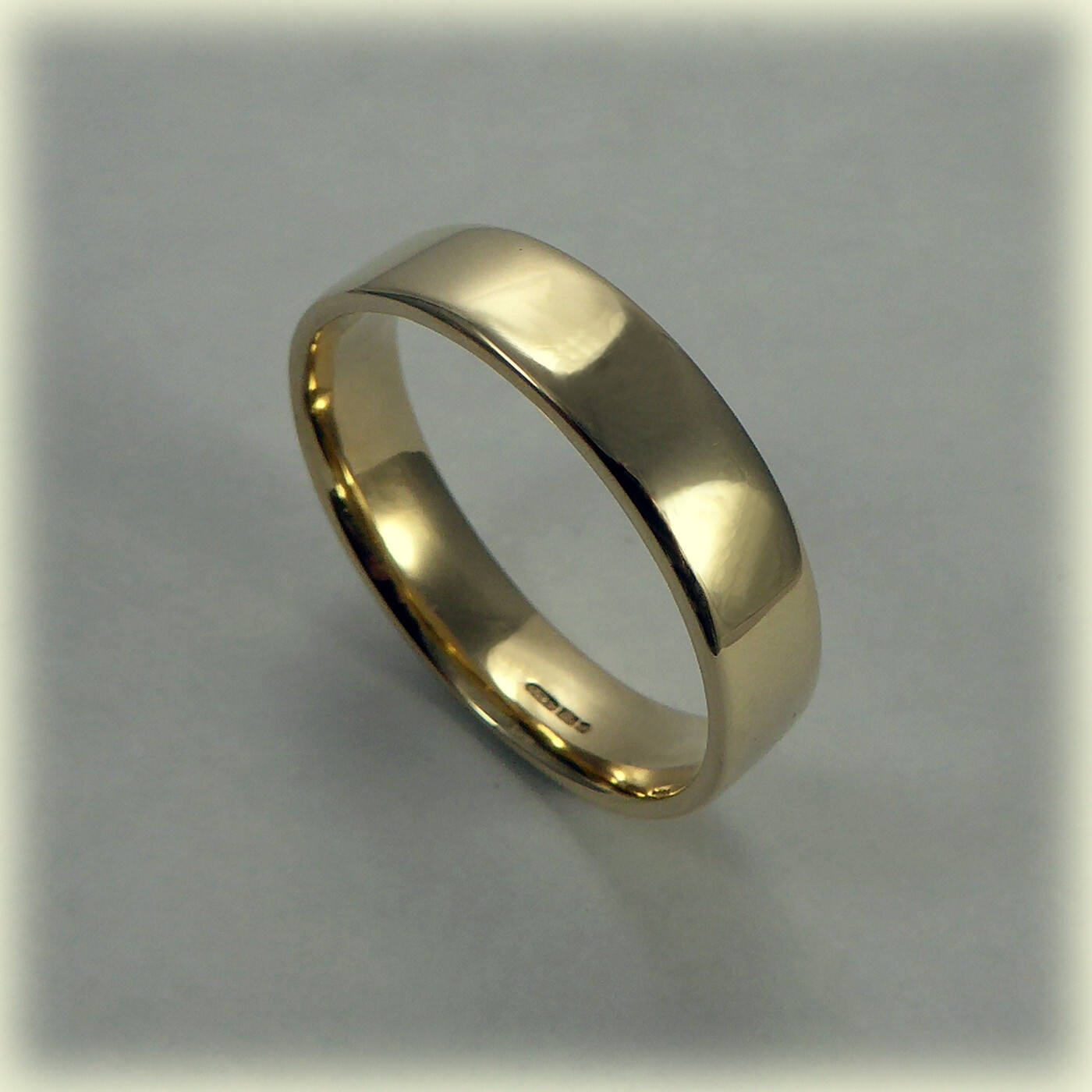 9ct Gold Gents Large 6mm Wedding Ring, size Z+3, 7.3g… Gem