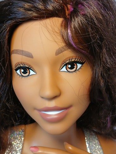 Mattel Hair Styling Head Bambola con Camicetta Argento Top 2017 - Foto 7 di 17