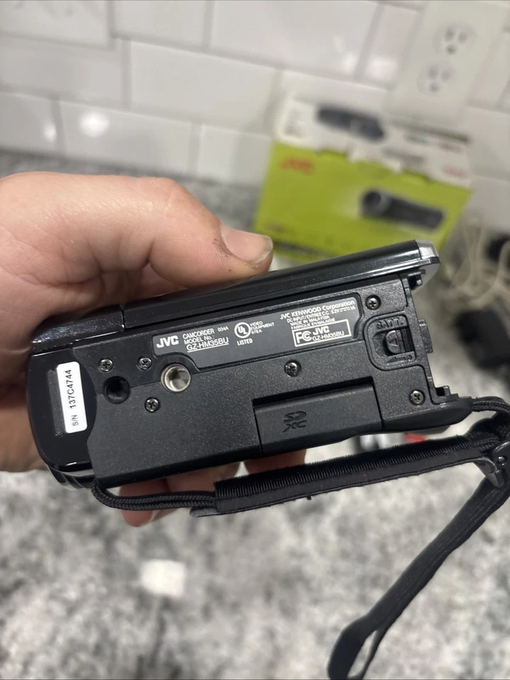 JVC HD EVERIO GZ-HM35 Digital Camcorder with all Accessories & 16Gb SD Card - Image 4 of 4