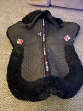 Le mieux half saddle pad, black, sheepskin, size large